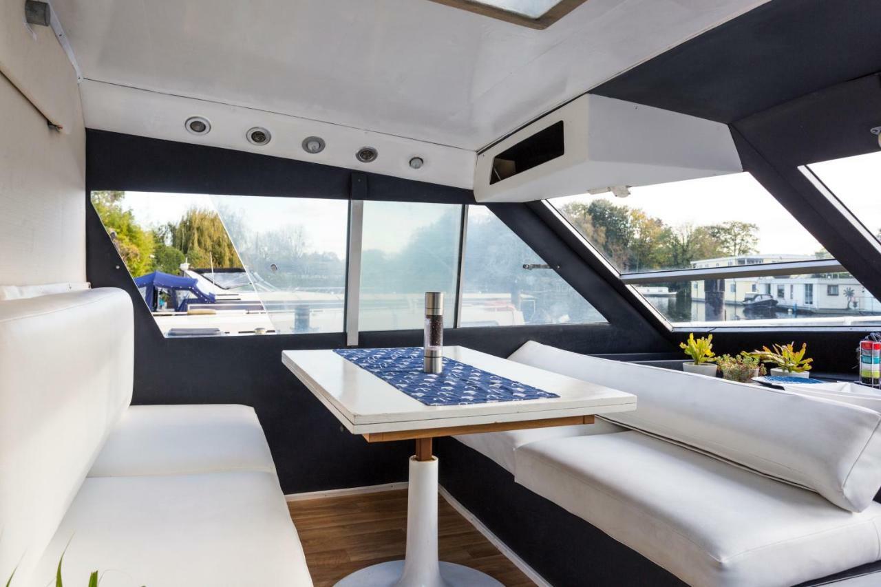 Eucala Motor Yacht 호텔 이스트 몰시 외부 사진